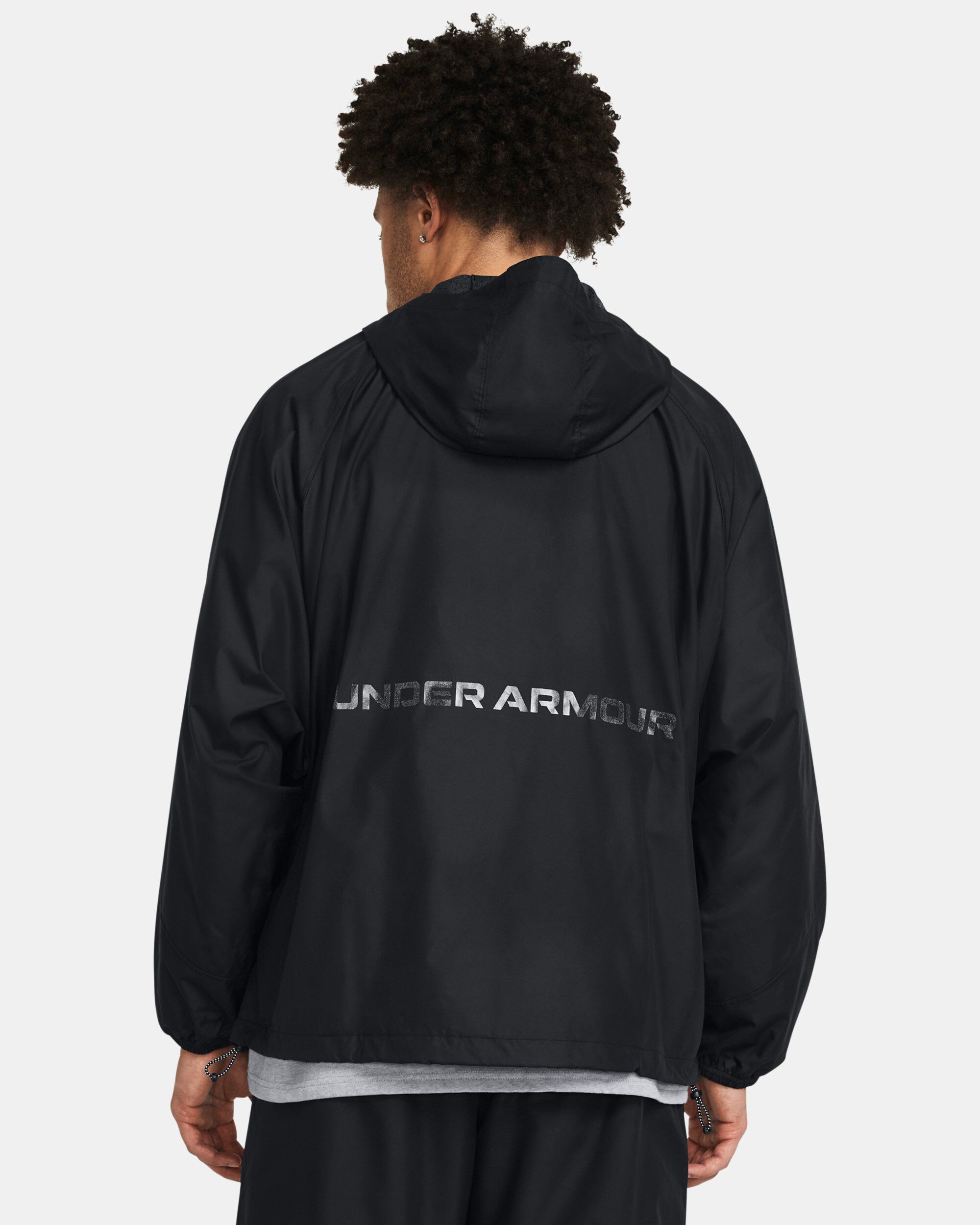 Buy Men s UA Vanish Elite Woven Full Zip Black in KSA Under Armour