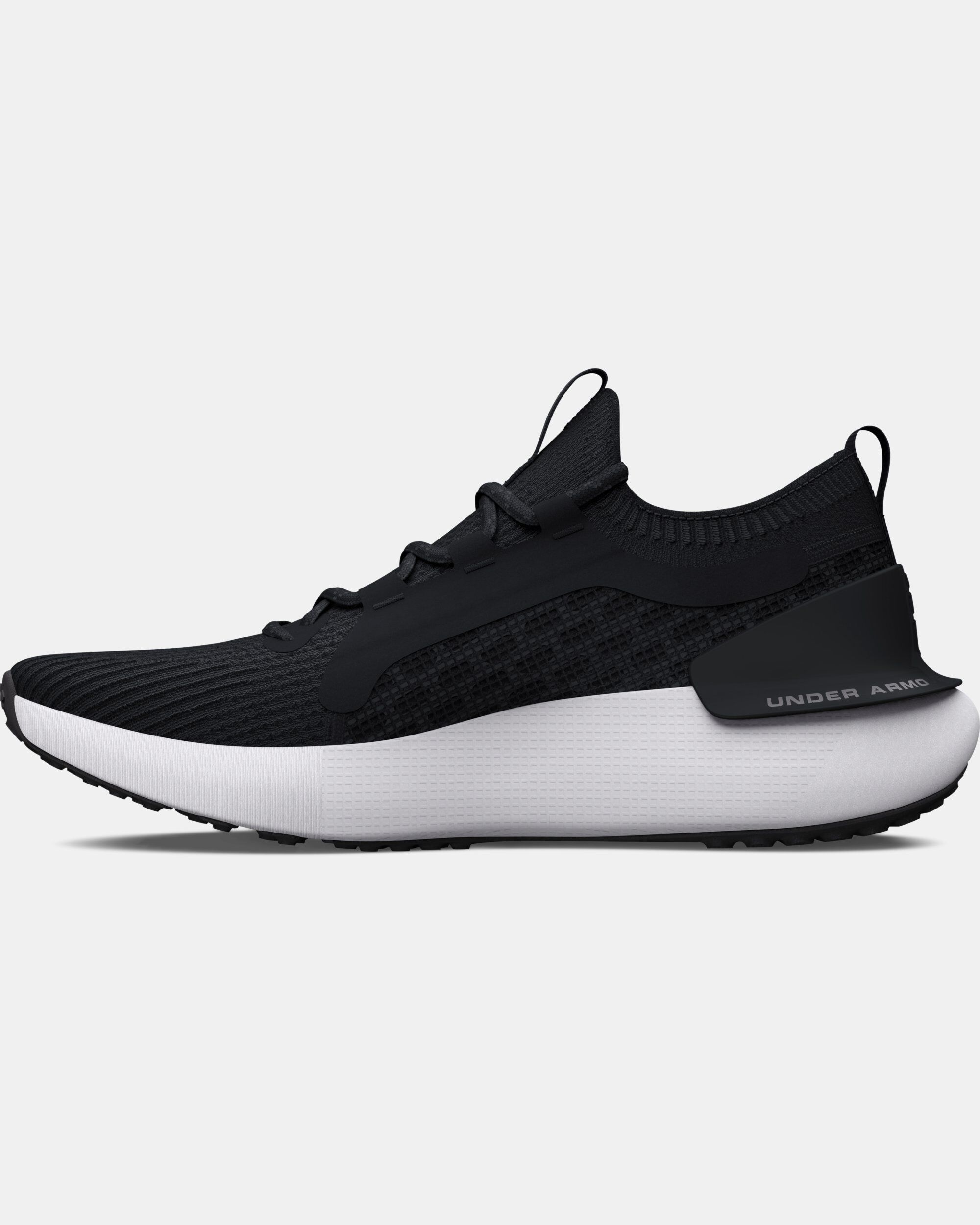 Under armour hot sale shoes ksa