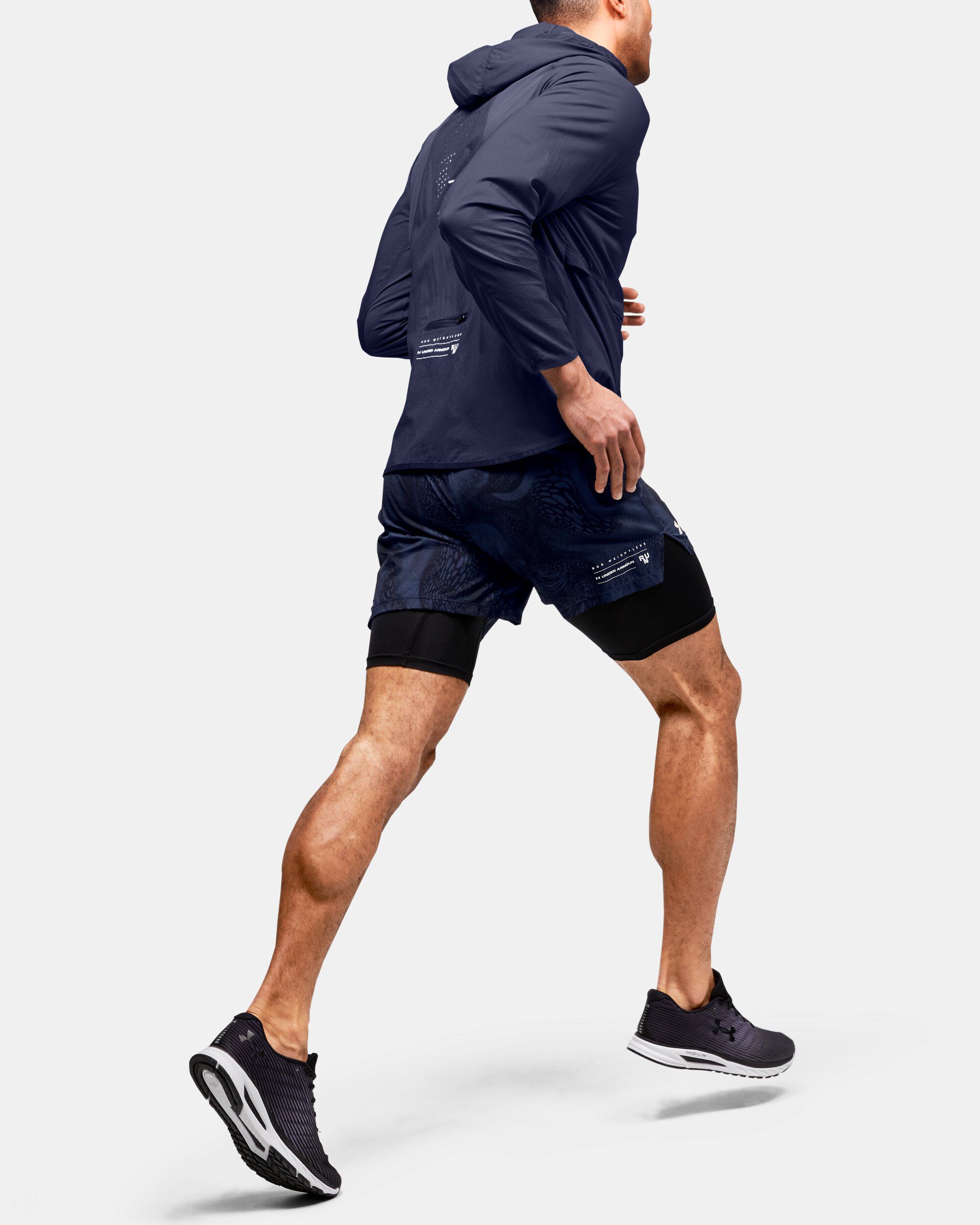 Under Armour Men s UA Qualifier Weightless Packable Jacket Blue in KSA