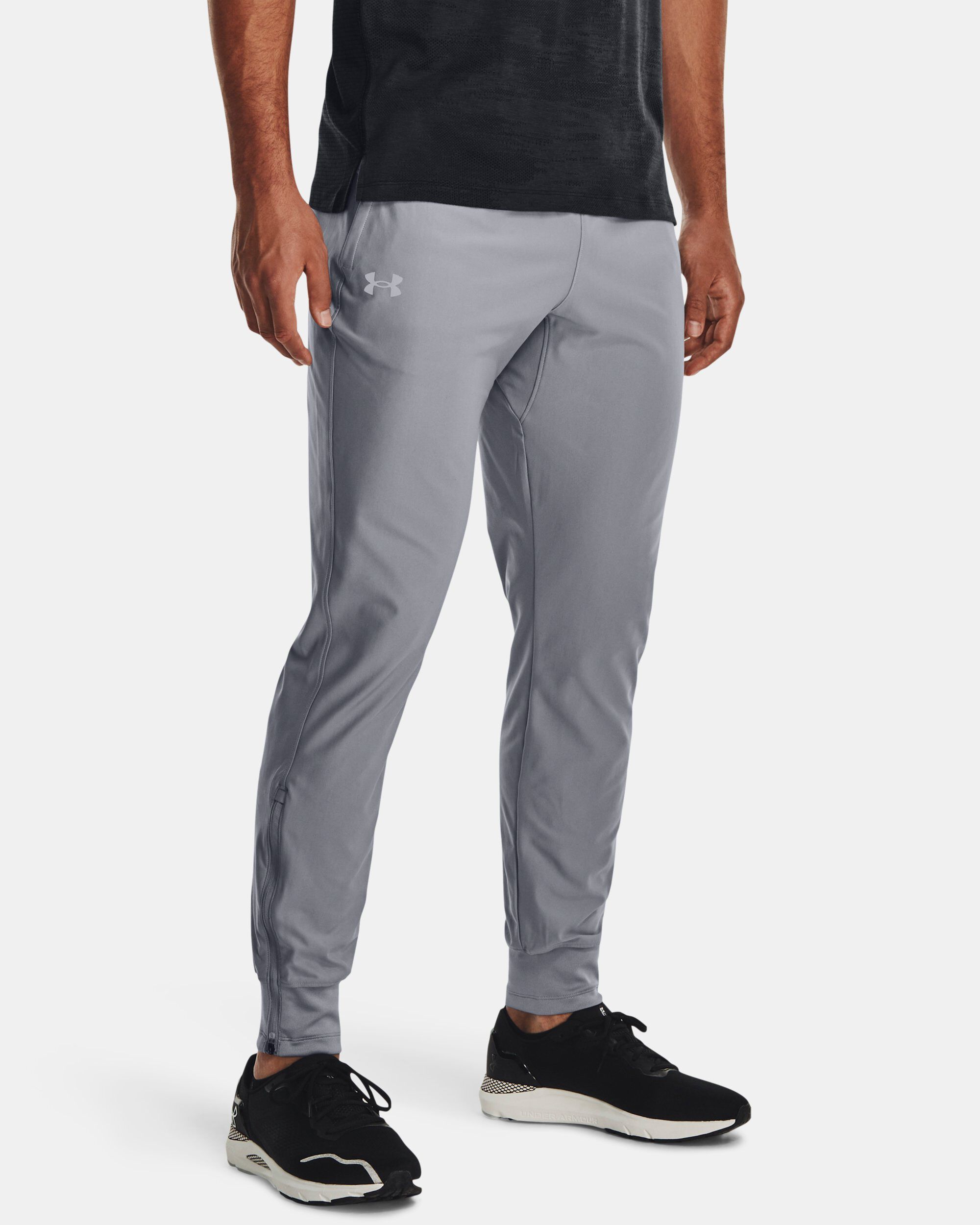 Buy Men s UA Qualifier Run Elite Pants Grey in KSA Under Armour