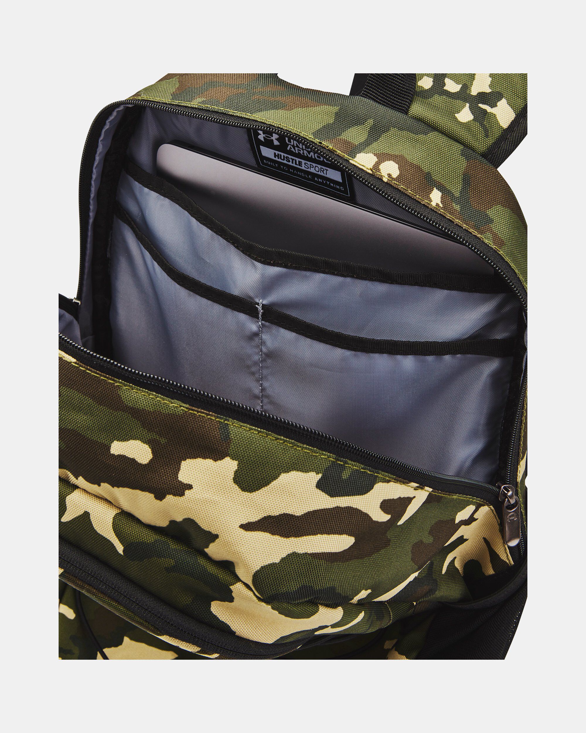 Under armour online hustle camo backpack