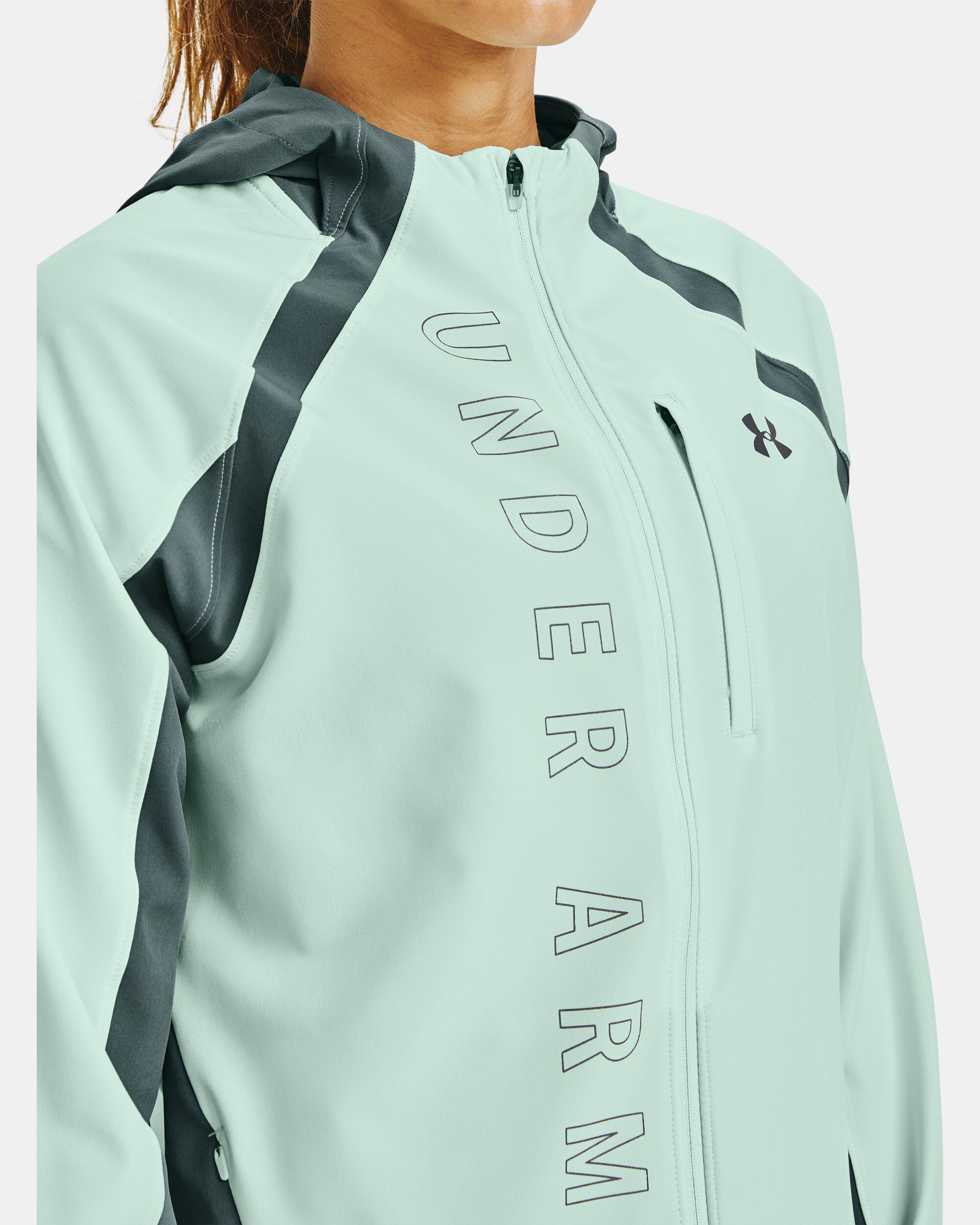 Women's ua qualifier outrun the shop storm jacket