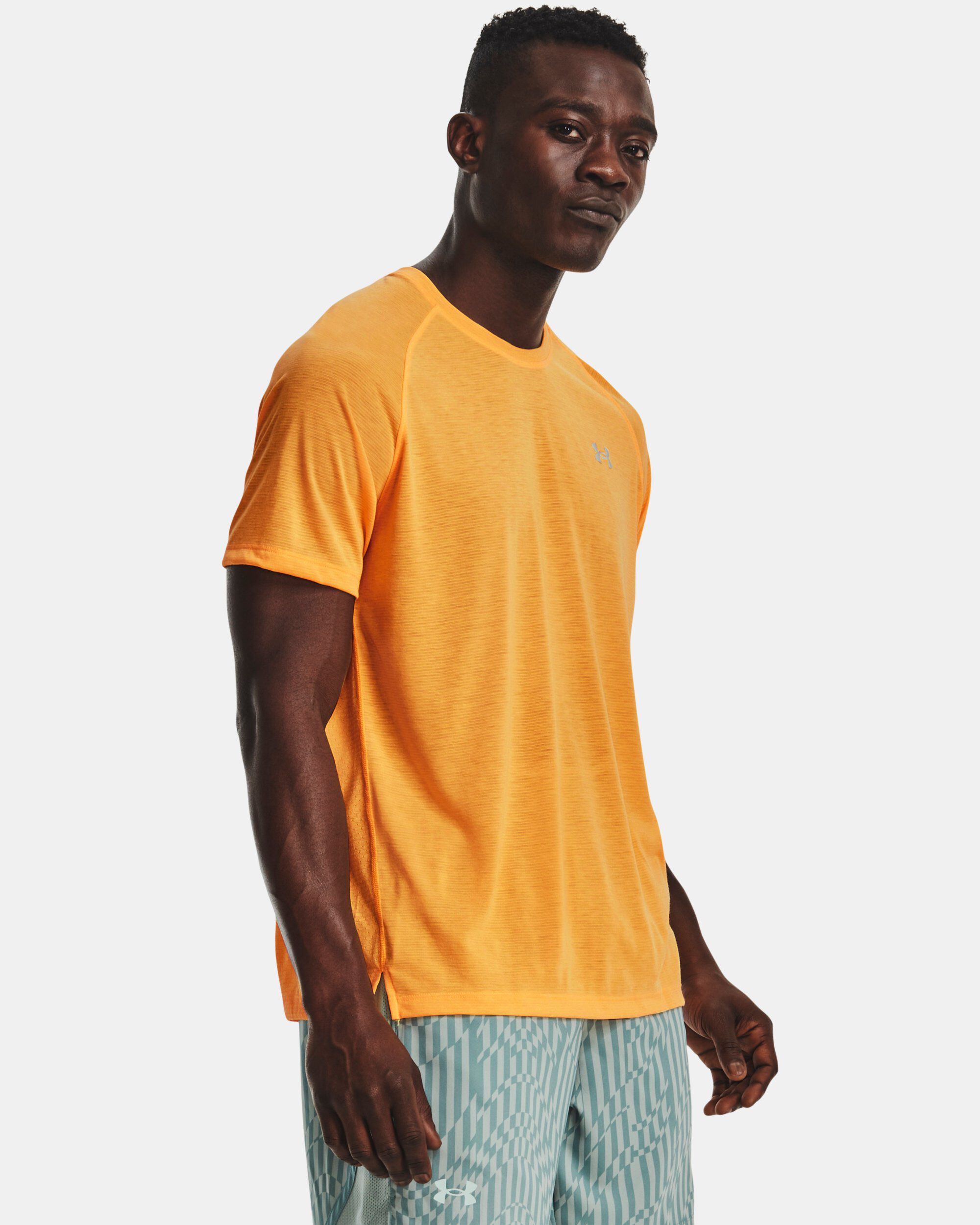 Men's ua streaker short sleeve hotsell