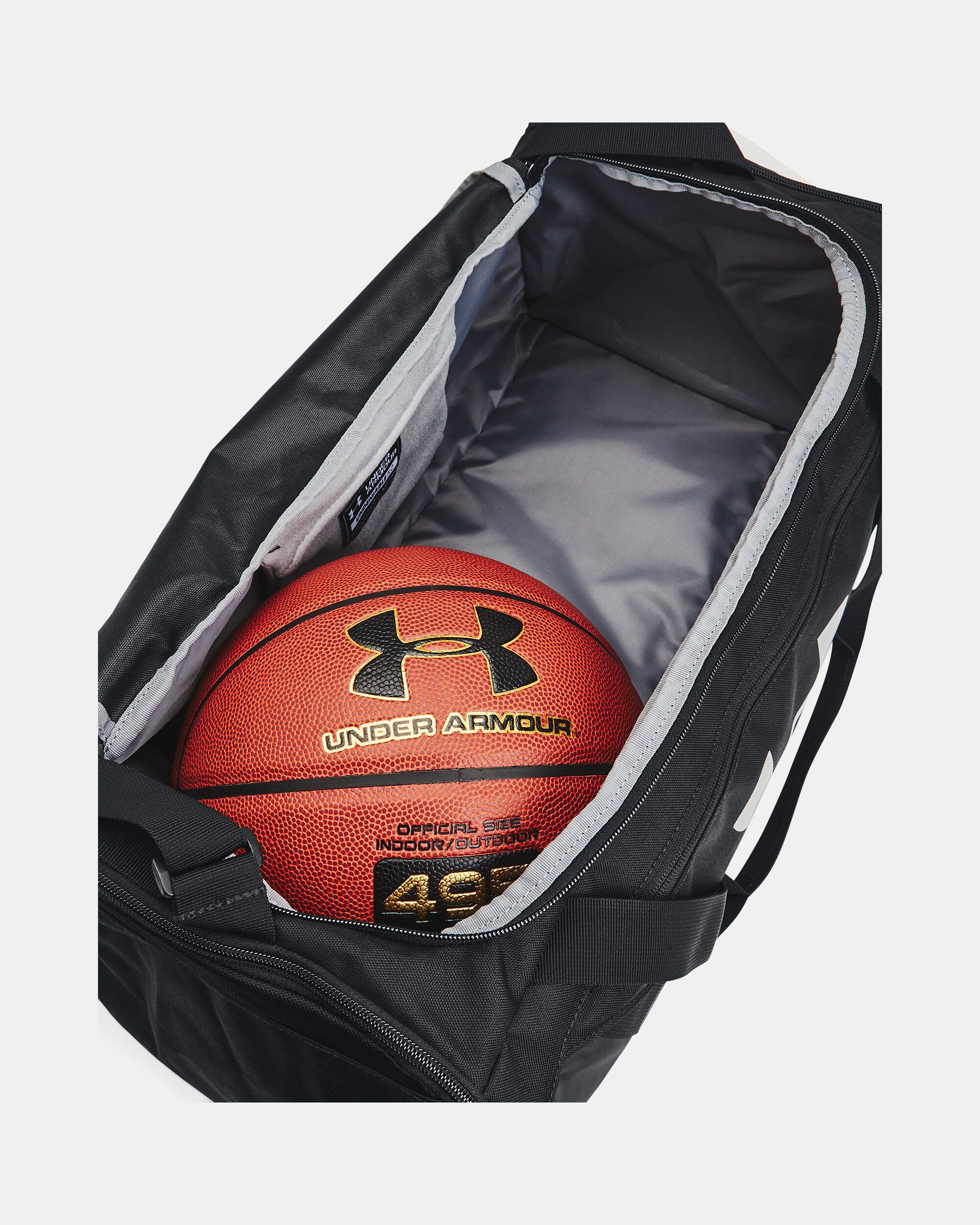 Under armour on sale undeniable basketball