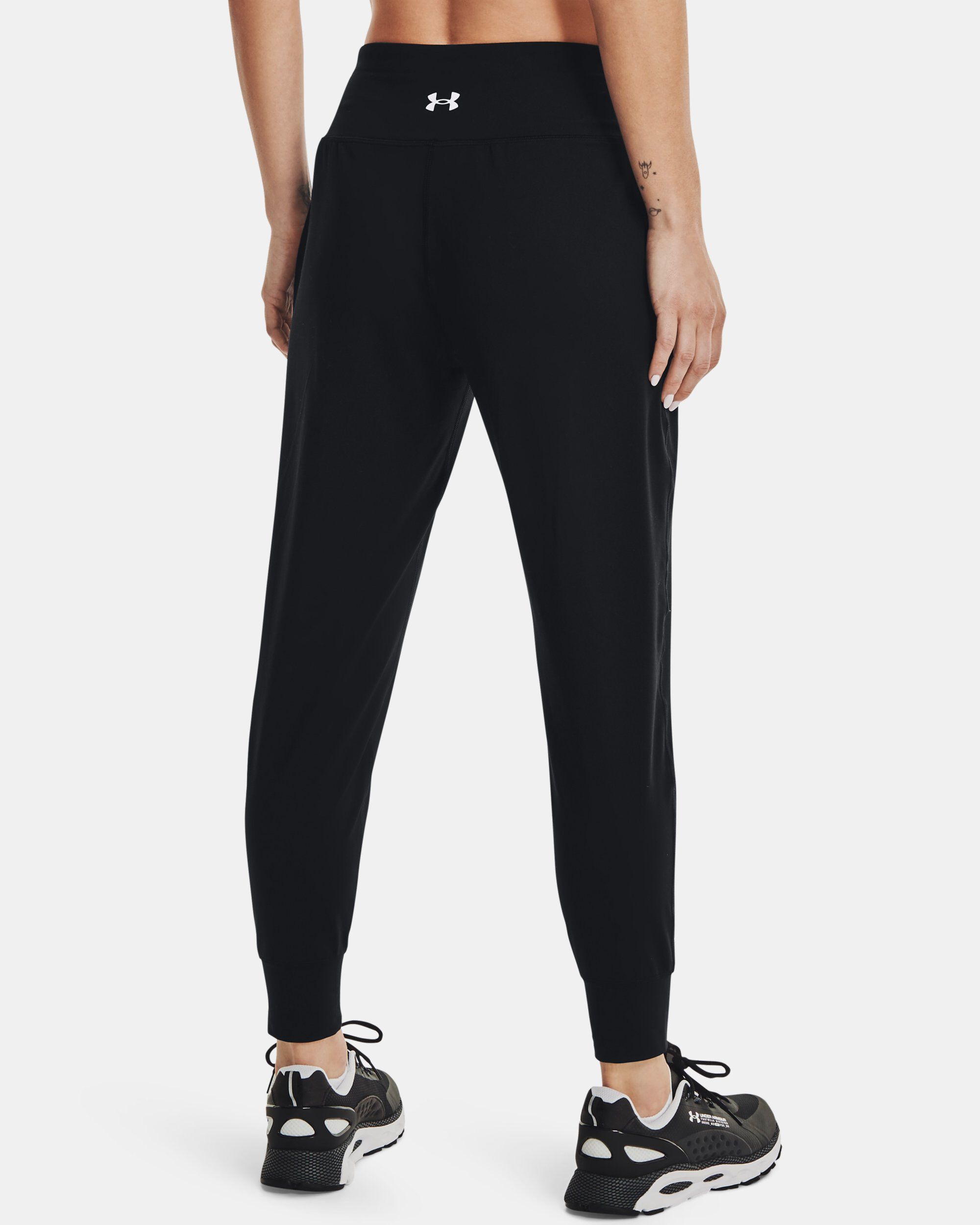 Under armour jogger womens 2025