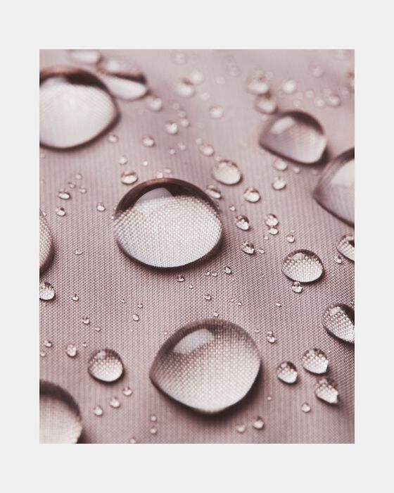 UA ليجيند داون image number 5