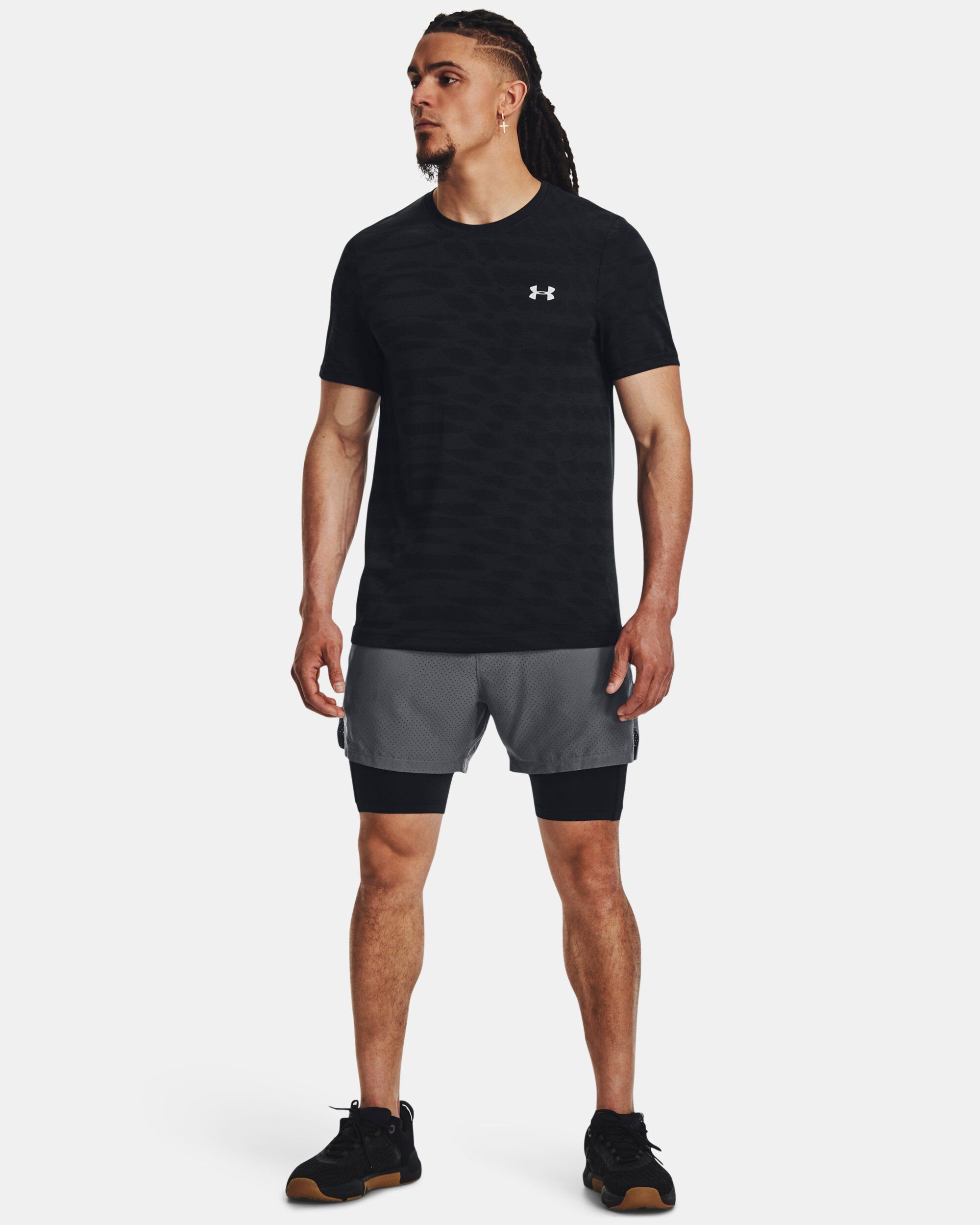 Buy Men s UA Seamless Ripple Short Sleeve Black in KSA Under Armour
