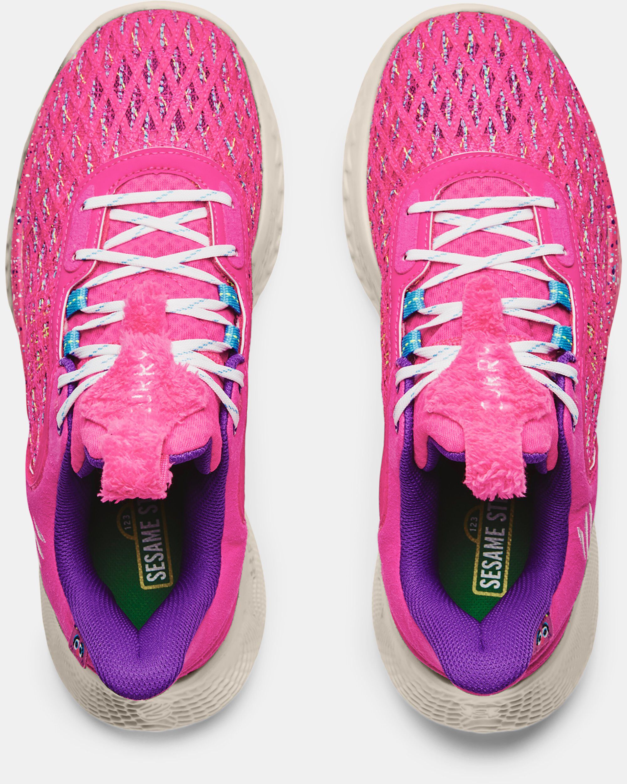 U of m pink basketball shoes outlet