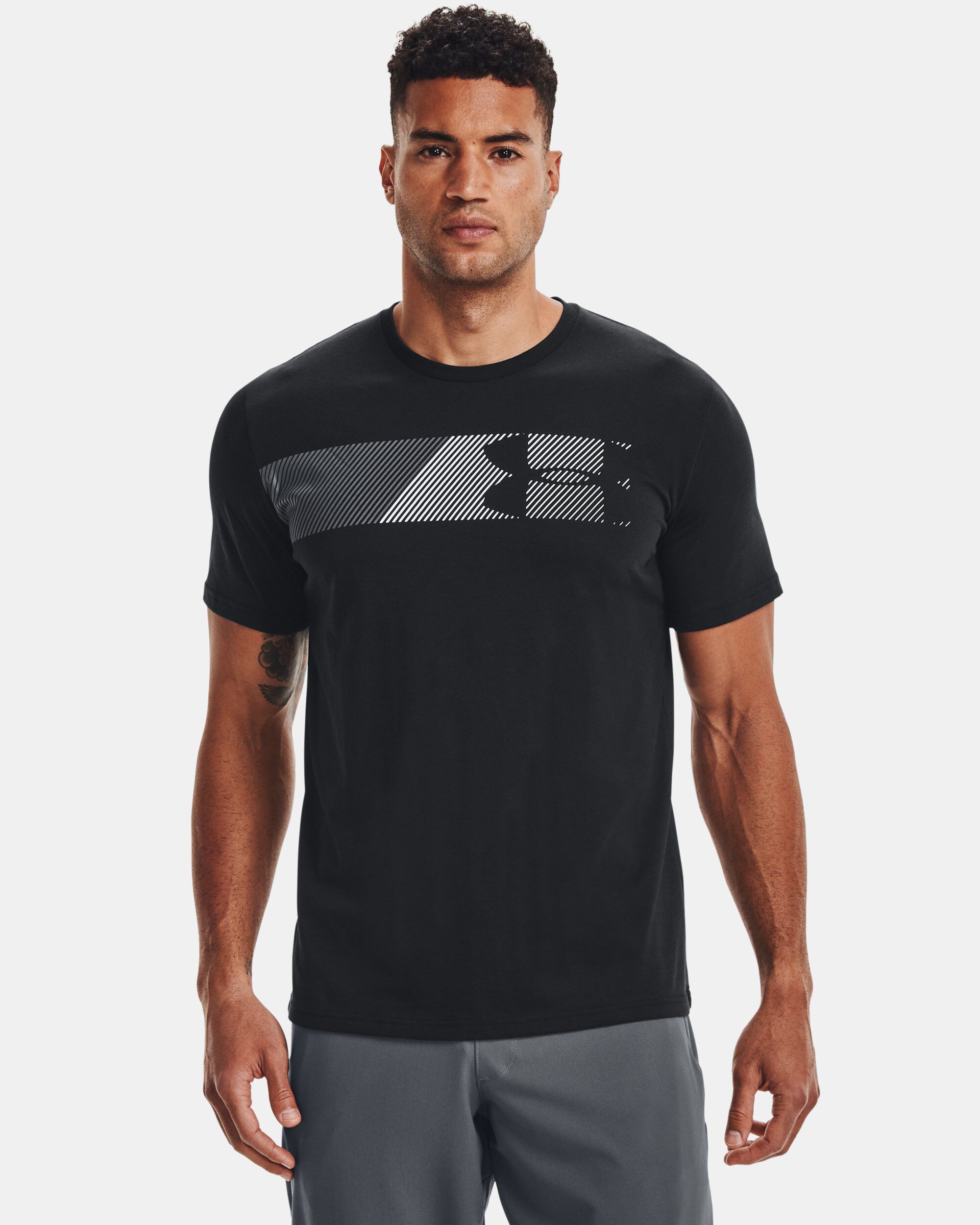 Under Armour Men s UA Fast Left Chest Short Sleeve Black in KSA